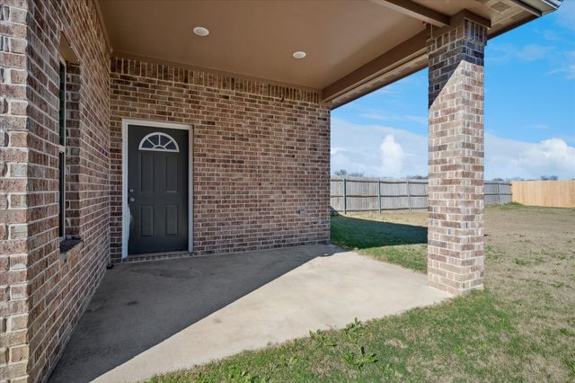 516-518 Wood Drive, Gunter, TX 75058