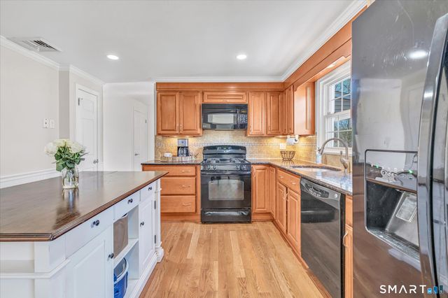 36 Greenbrier Road, Trumbull, CT 06611