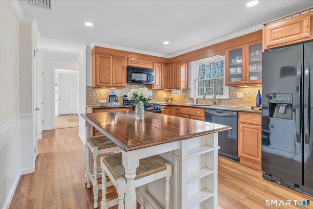 36 Greenbrier Road, Trumbull, CT 06611