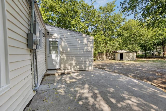 7428 Llano Avenue, Fort Worth, TX 76116