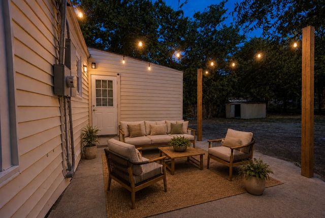 7428 Llano Avenue, Fort Worth, TX 76116