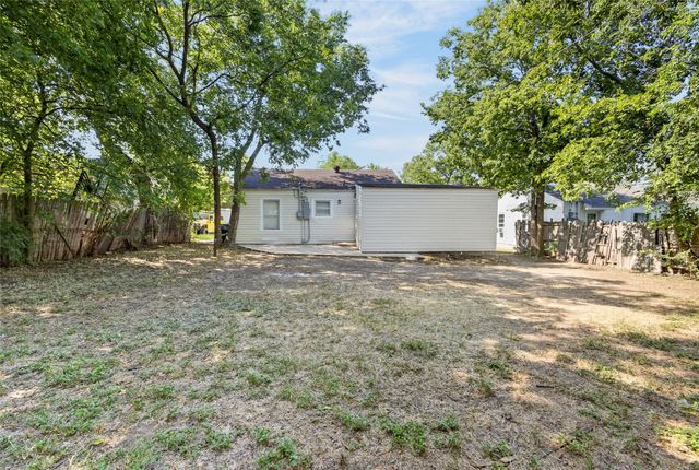 7428 Llano Avenue, Fort Worth, TX 76116