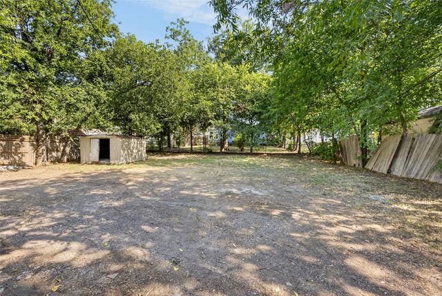 7428 Llano Avenue, Fort Worth, TX 76116