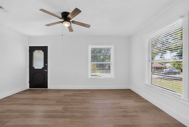 7428 Llano Avenue, Fort Worth, TX 76116