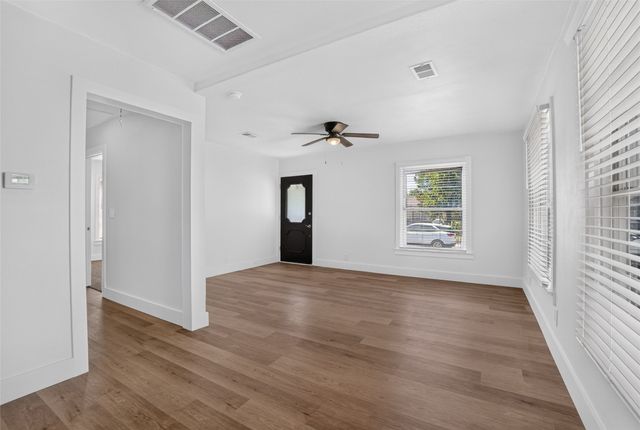 7428 Llano Avenue, Fort Worth, TX 76116