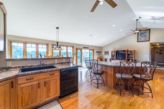 9518 COUNTY ROAD OO, Rosholt, WI 54473