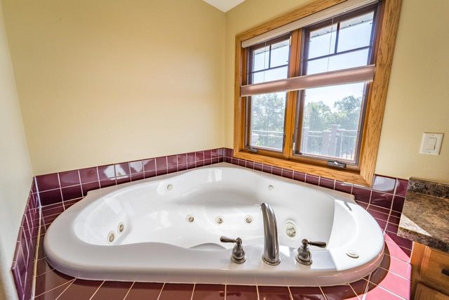 9518 COUNTY ROAD OO, Rosholt, WI 54473