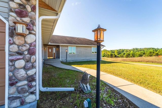 9518 COUNTY ROAD OO, Rosholt, WI 54473