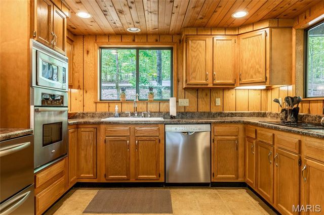 2507 Alpine Woods Drive, Innsbrook, MO 63390