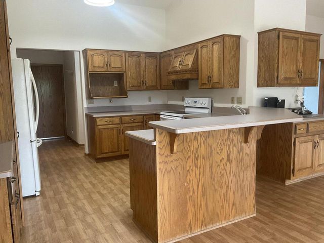 2400 Judith LANE, Waukesha, WI 53188