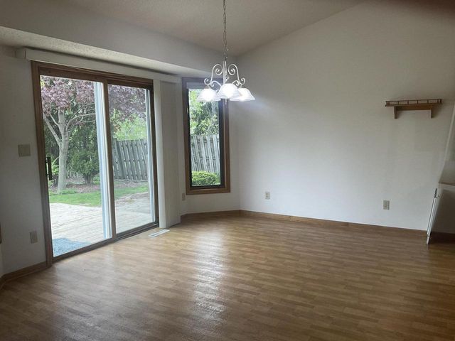 2400 Judith LANE, Waukesha, WI 53188