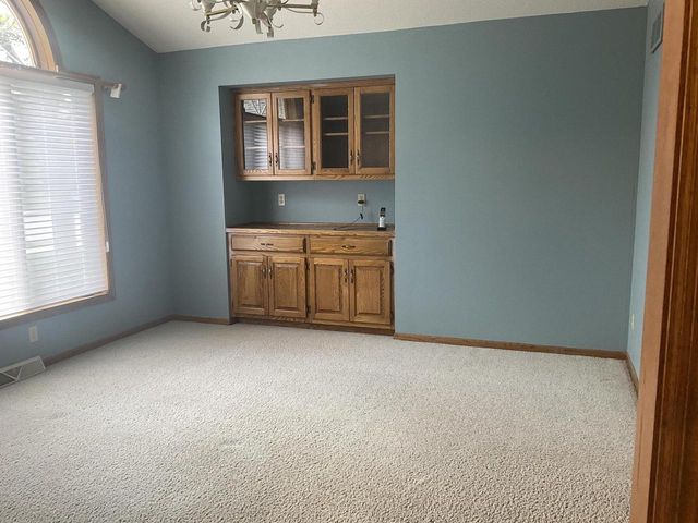 2400 Judith LANE, Waukesha, WI 53188