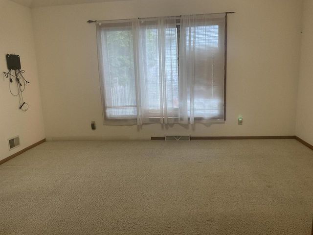 2400 Judith LANE, Waukesha, WI 53188