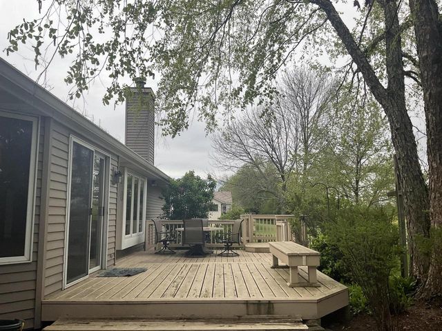 2400 Judith LANE, Waukesha, WI 53188