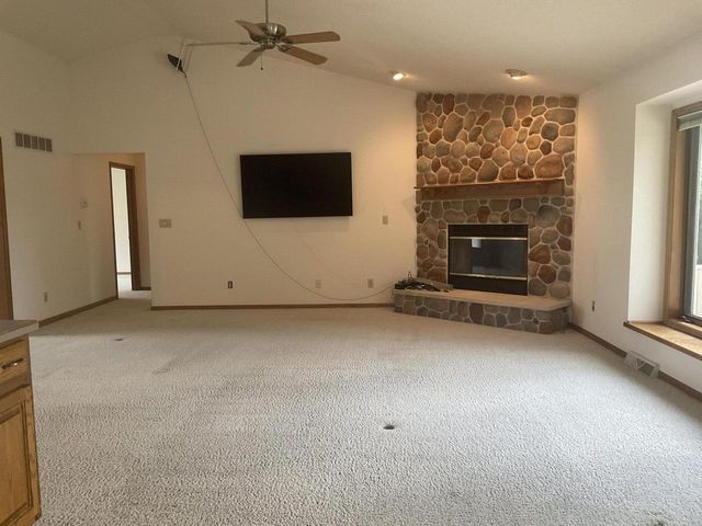 2400 Judith LANE, Waukesha, WI 53188