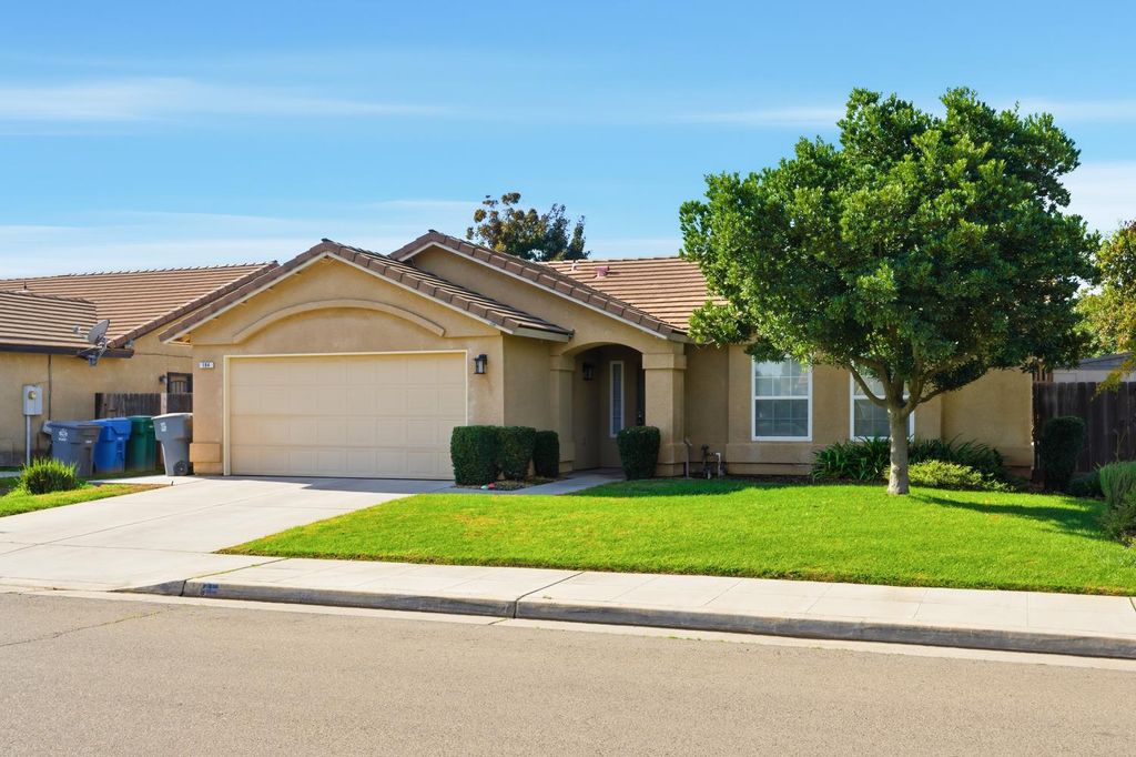 184 S Doubletree Way, Madera, CA 93637