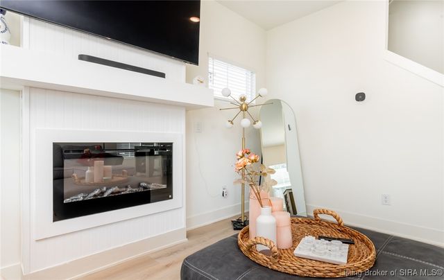 719 E Chestnut Street, Jeffersonville, IN 47130