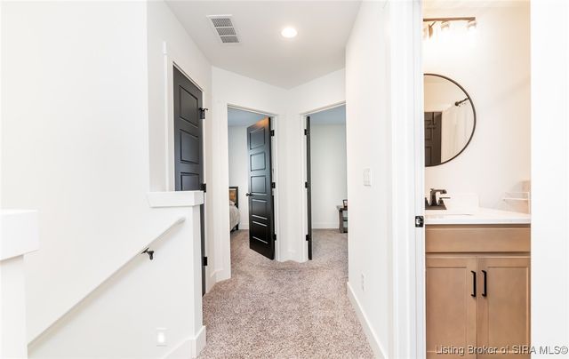 719 E Chestnut Street, Jeffersonville, IN 47130