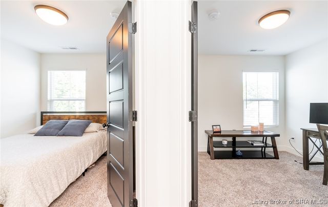 719 E Chestnut Street, Jeffersonville, IN 47130