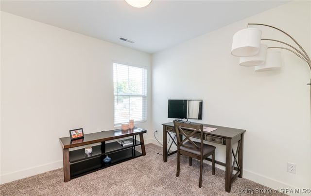 719 E Chestnut Street, Jeffersonville, IN 47130