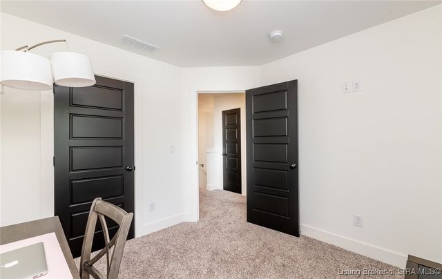 719 E Chestnut Street, Jeffersonville, IN 47130