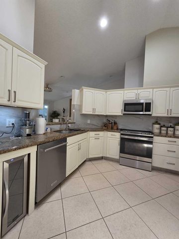 115 Ramblewood Circle, Royal Palm Beach, FL 33411