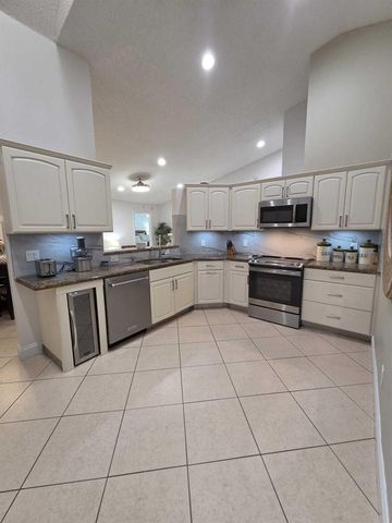 115 Ramblewood Circle, Royal Palm Beach, FL 33411