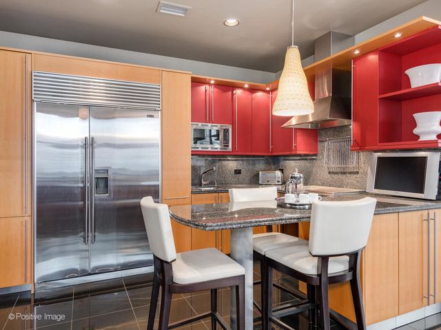 333 W Hubbard Street 1006, Chicago, IL 60654