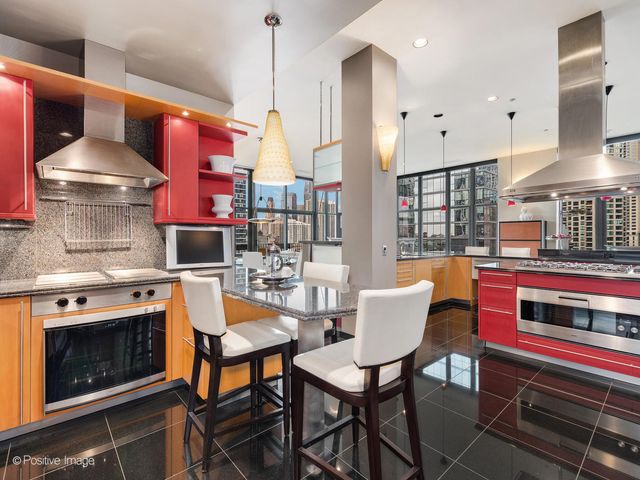 333 W Hubbard Street 1006, Chicago, IL 60654
