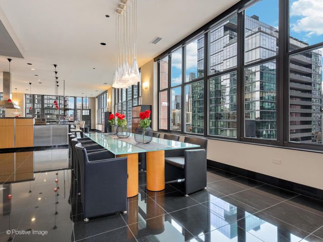 333 W Hubbard Street 1006, Chicago, IL 60654