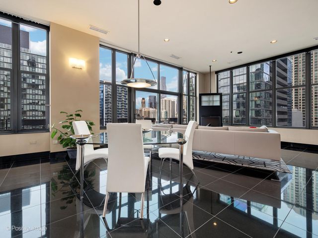 333 W Hubbard Street 1006, Chicago, IL 60654