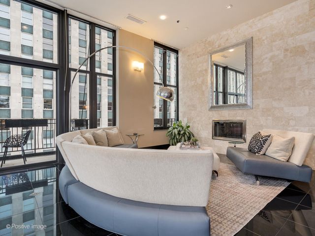333 W Hubbard Street 1006, Chicago, IL 60654