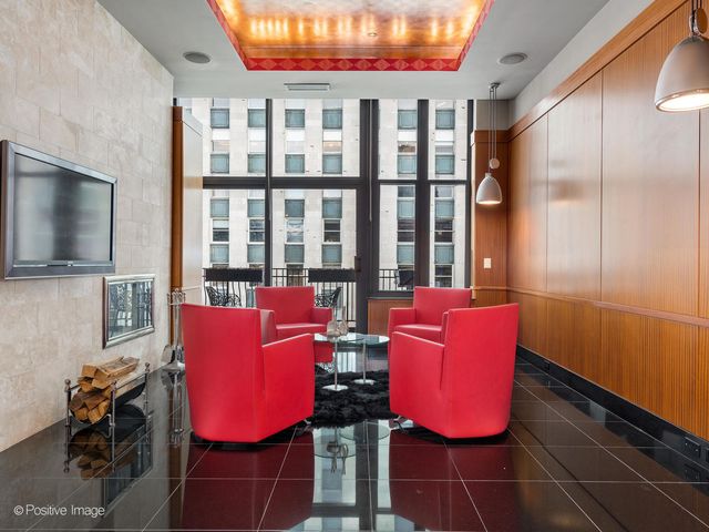 333 W Hubbard Street 1006, Chicago, IL 60654
