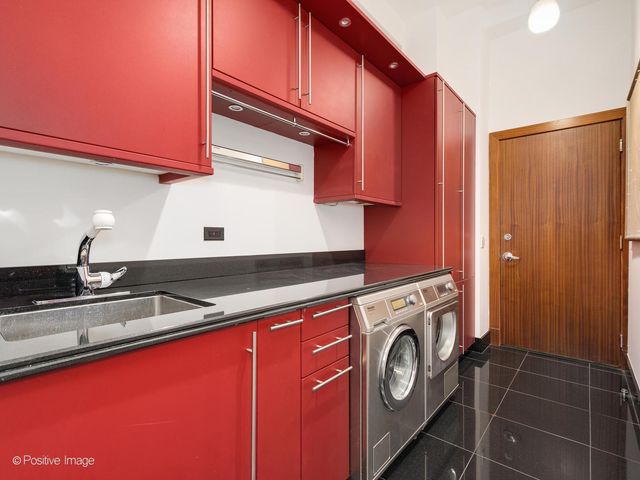 333 W Hubbard Street 1006, Chicago, IL 60654