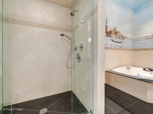 333 W Hubbard Street 1006, Chicago, IL 60654