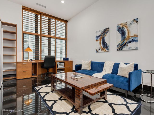 333 W Hubbard Street 1006, Chicago, IL 60654