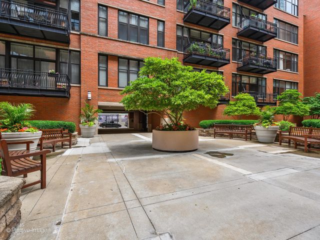 333 W Hubbard Street 1006, Chicago, IL 60654