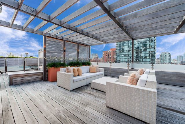 333 W Hubbard Street 1006, Chicago, IL 60654