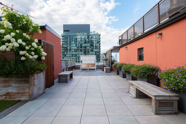 333 W Hubbard Street 1006, Chicago, IL 60654
