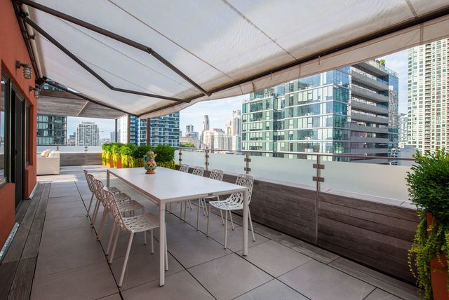 333 W Hubbard Street 1006, Chicago, IL 60654