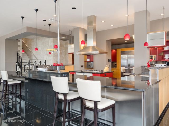 333 W Hubbard Street 1006, Chicago, IL 60654