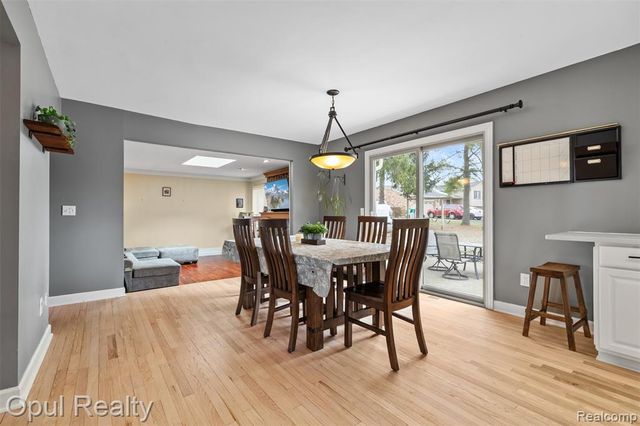 4748 Ravinewood Drive, Commerce Twp, MI 48382