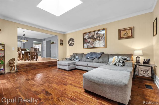 4748 Ravinewood Drive, Commerce Twp, MI 48382