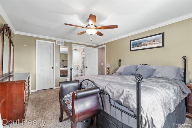 4748 Ravinewood Drive, Commerce Twp, MI 48382