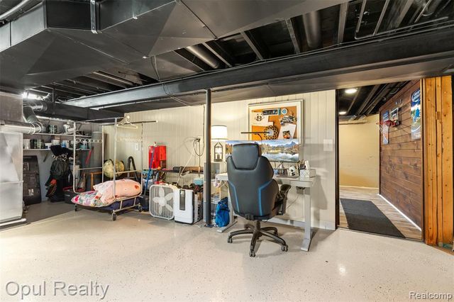 4748 Ravinewood Drive, Commerce Twp, MI 48382