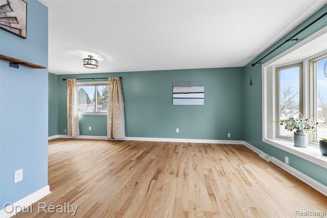 4748 Ravinewood Drive, Commerce Twp, MI 48382