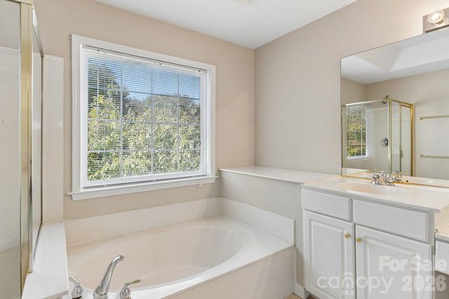 704 Meadow Lake Drive, Matthews, NC 28105