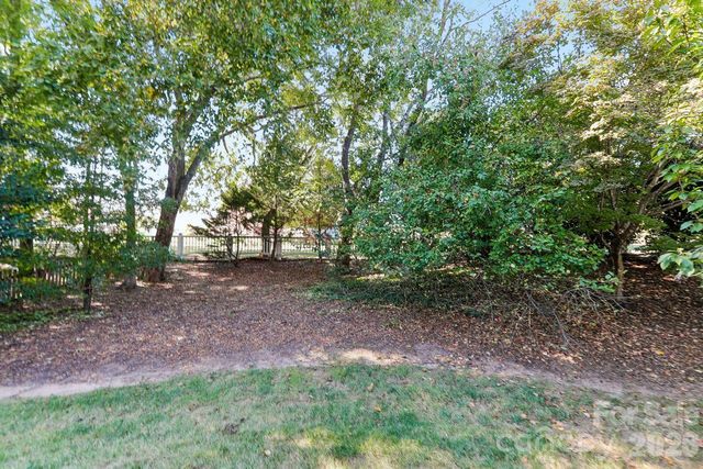 704 Meadow Lake Drive, Matthews, NC 28105
