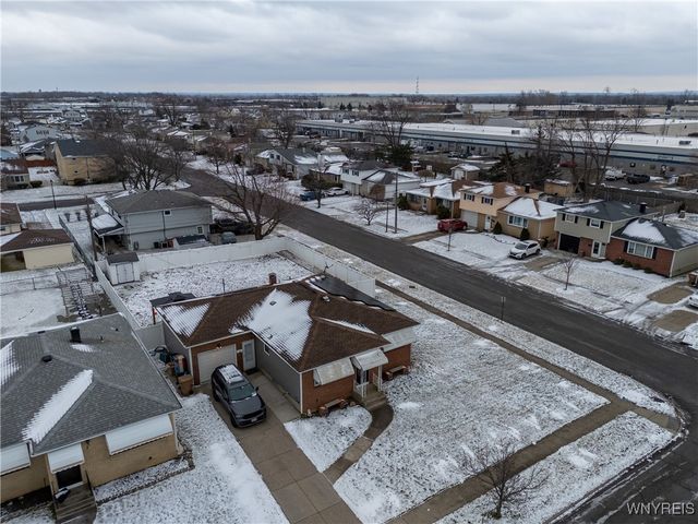 3 Honduras Lane, Cheektowaga, NY 14225