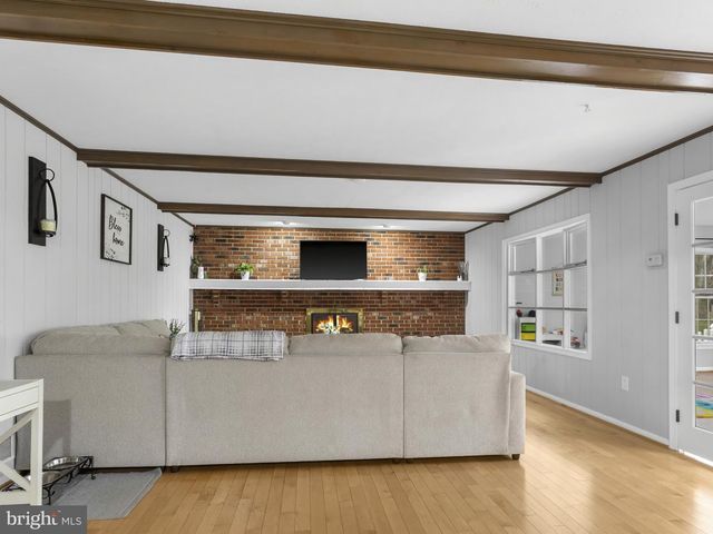 11074 ELLINGER DR, White Plains, MD 20695